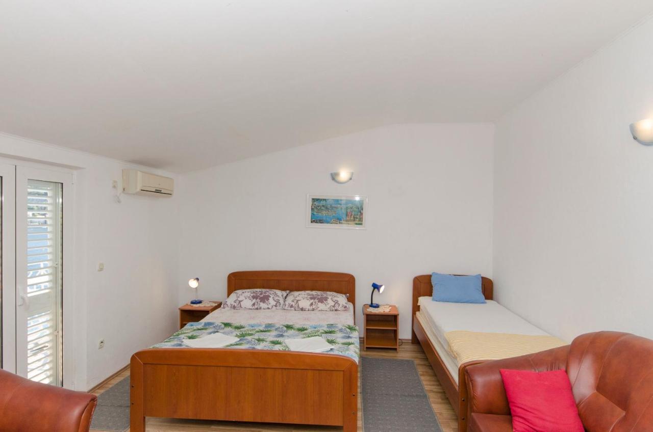 Apartments And Rooms Nike Sobra Room photo